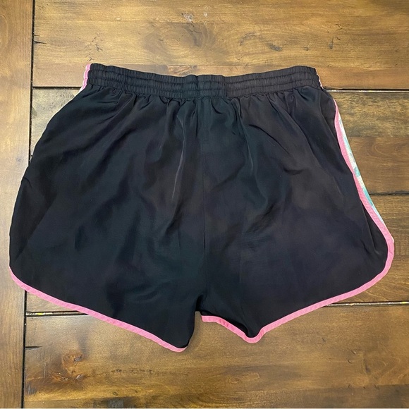 PINK Victoria’s Secret Shorts Black Floral size M - Picture 2 of 5